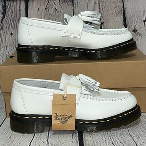 NWT Dr. Martens Adrian Yellow Stitch Leather Tassel Loafers Size 7